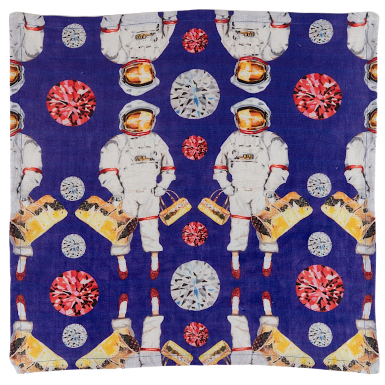 Ahh the beauty of the dinner table.. where we talk about the day. Where we laugh and share with people we love... where we have deep conversations and make memories... It should be a place of beauty!! Set of 6: 18.1 x 18.1in | 45.97 x 45.97cm linen dinner napkins. Handmade in India.